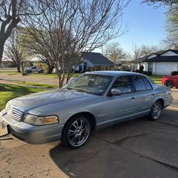 99 Crown Victoria
