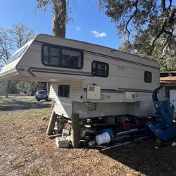 Truck Camper 