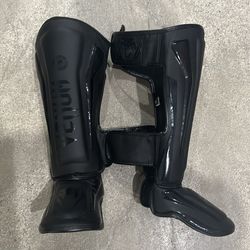 Venum Muay Thai Shin Guards - Size Large