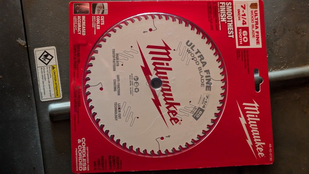 Milwaukee Skill Saw Blade 7 1/4 60 Tooth