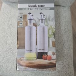 Brookstone 2pc Oil And Vinegar Dispenser Set 