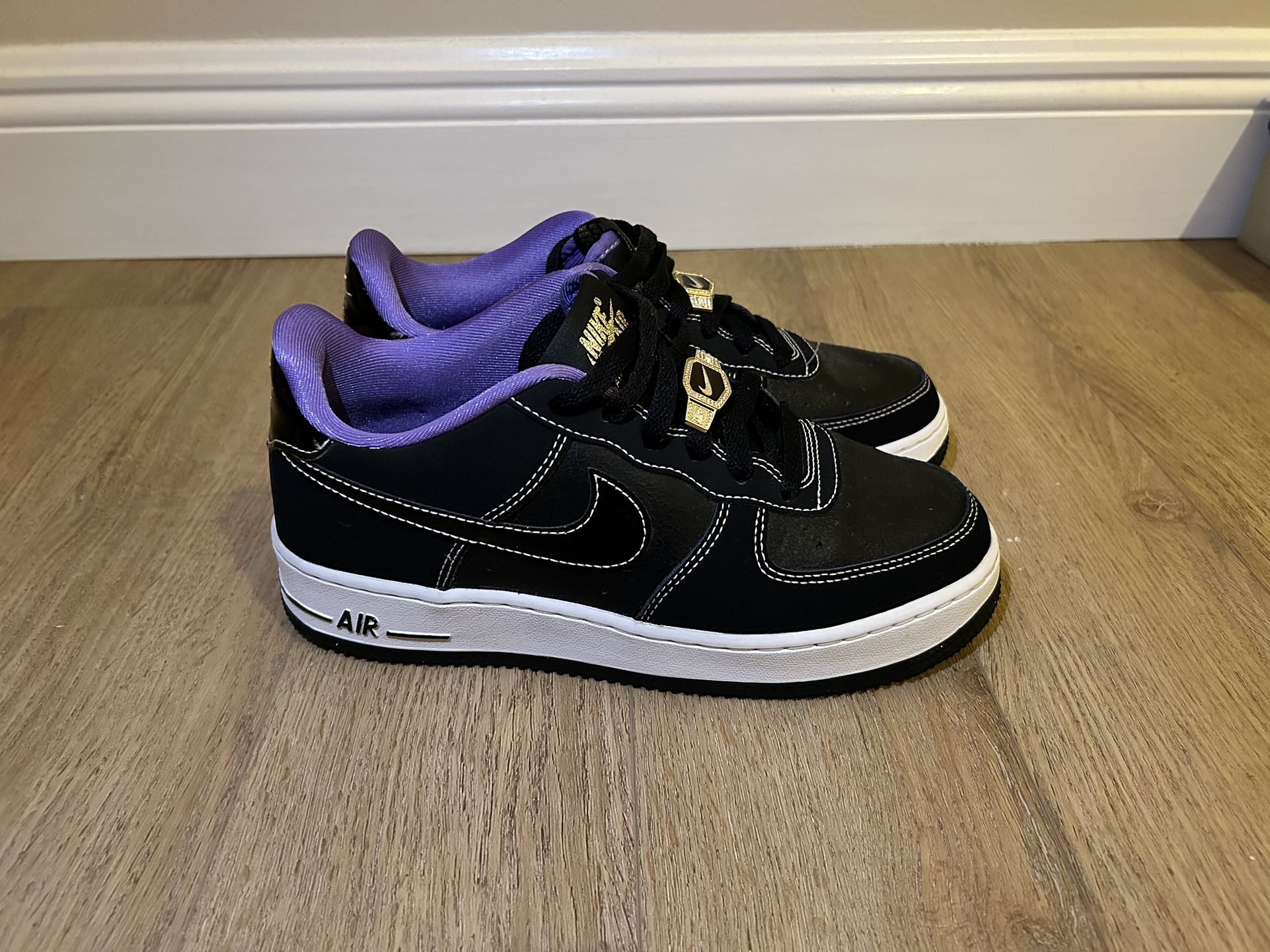 BOYS Size 6Y Nike Air Force Sneakers