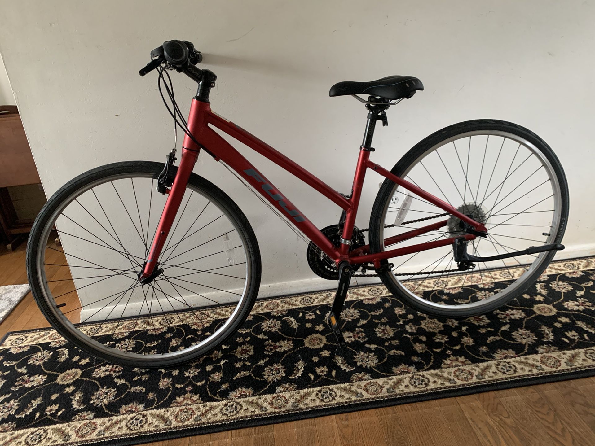 Fuji bike for ladies. (hybrid / comfort)