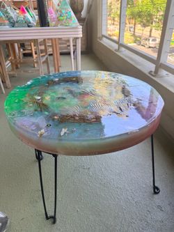 Round Resin Art Side Table with Hairpin Legs
