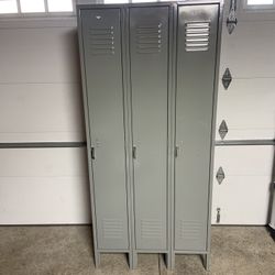  Lockers 