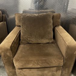 BROWN SWIVEL CHAIR W/ FREE DELIVERY 