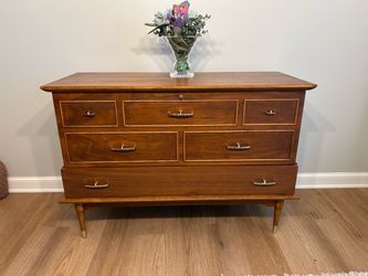 Lane cedar chest