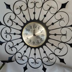 VINTAGE MID CENTURY 24" BLACK SCROLLLED METAL SPIKEY SUNBURST WALL CLOCK
