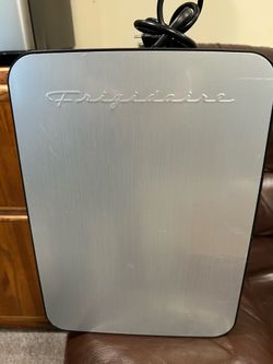 Mini refrigerator