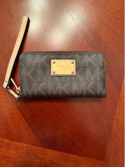 Michael Kors wallet/wristlet