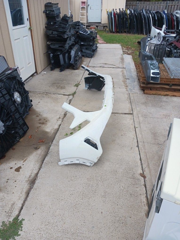 2022-2025 GMC Sierra 1500 Front Bumper Upper OEM 