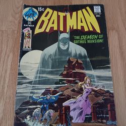 Vintage Comics.  RARE BATMAN N0. 227 DEC. COMIC BOOK.