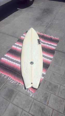 5’11 twin fin Dave Barr Surfboard