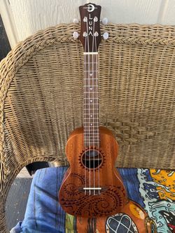 Luna Ukulele With Case