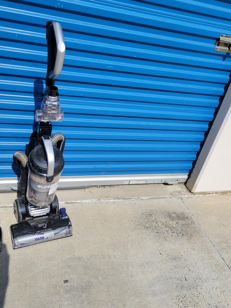 EUREKA DASHSPRINT VACUUM CLEANERS for Sale in Chula Vista, CA OfferUp