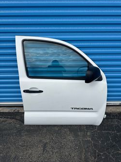 05-15 Toyota Tacoma OEM White Passenger Door