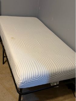 Twin bed: mattress and frame