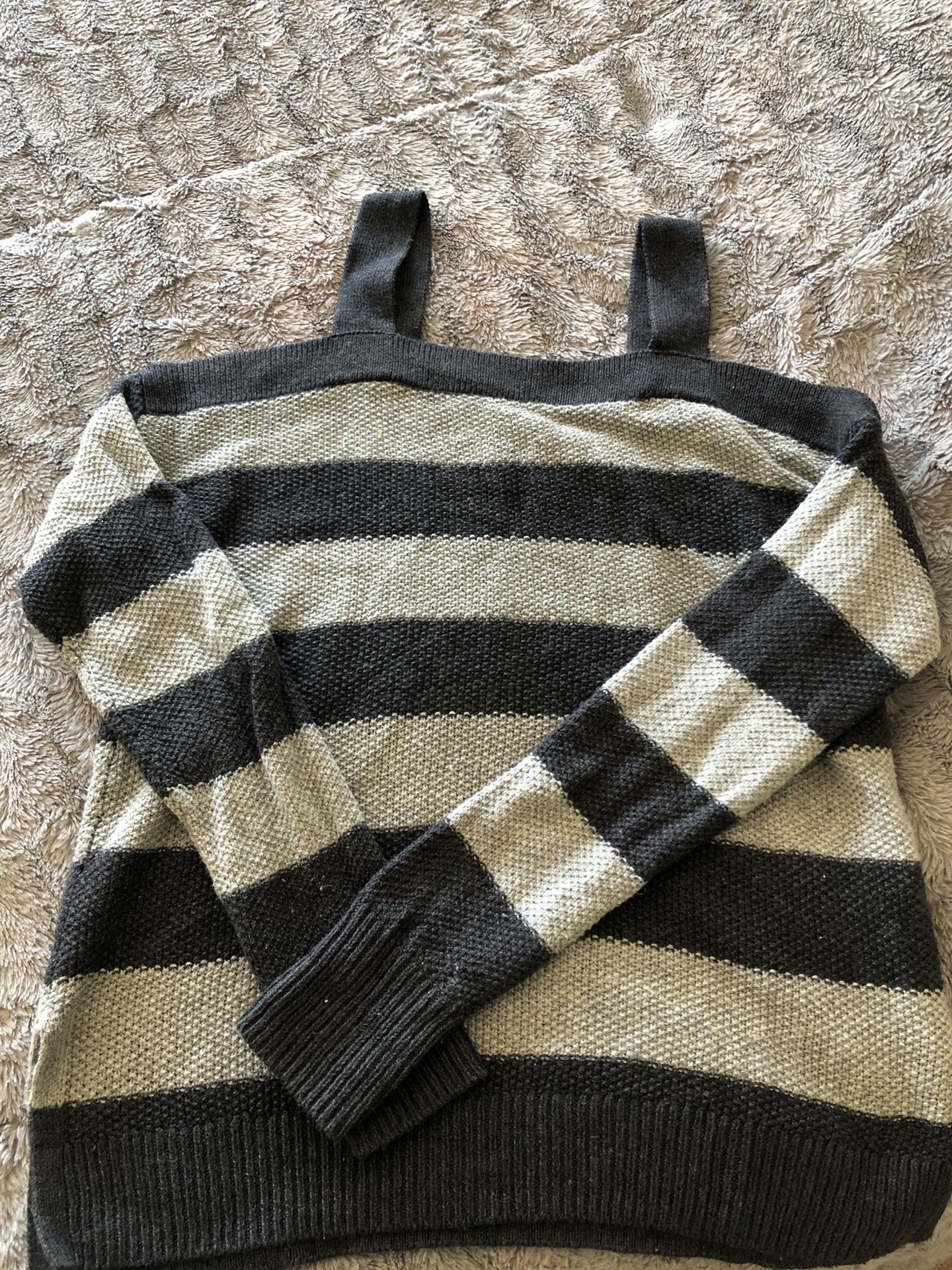 American Eagle sweater