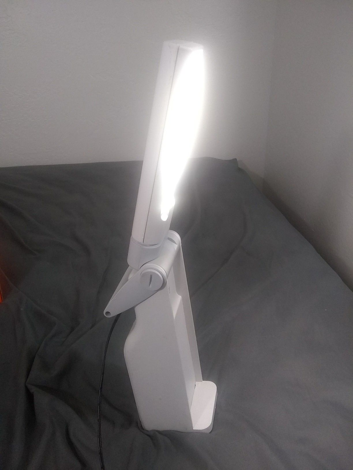 OTTLITE RECHARGEABLE TASK LIGHT