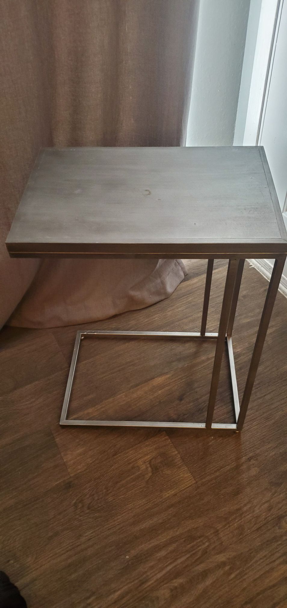 Side table (silver)