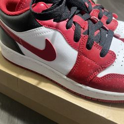  Jordan 1 Low Bred