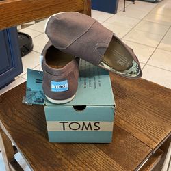 Women’s Tom’s 