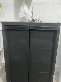 Portable sink with cold and hot water