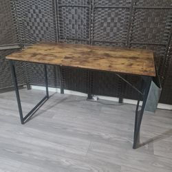 47.5in Office Desk with Side Compartment / By Vasagle