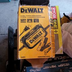 DeWalt 6 12 Volt Battery Charger With USB Charger 