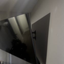 70 Inch And 65 Inch Samsung Tvs