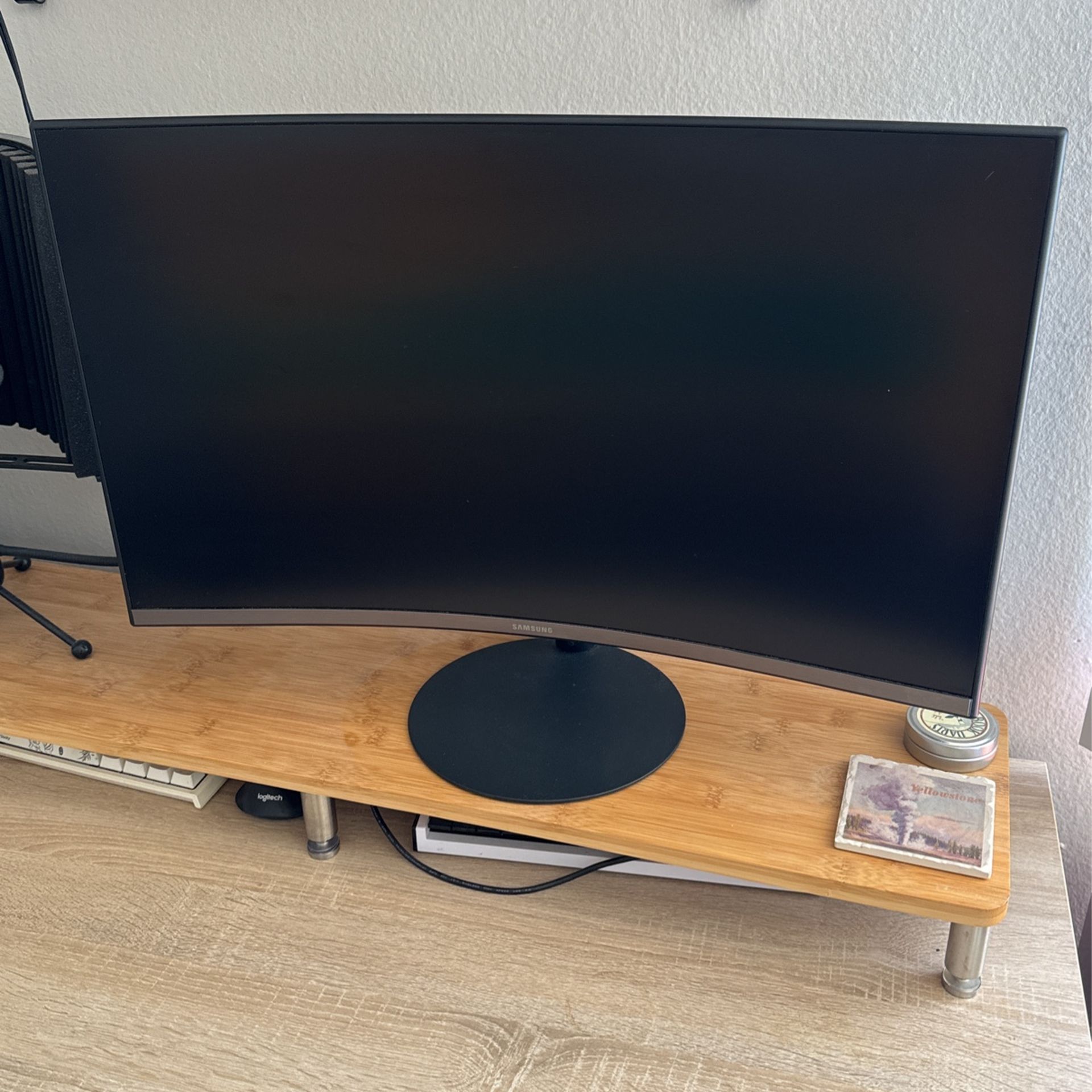 Like New Samsung 24” Curved Monitor