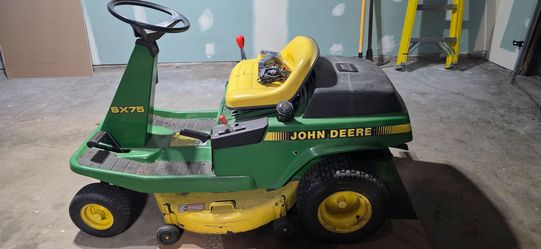 John Deere Lawnmower