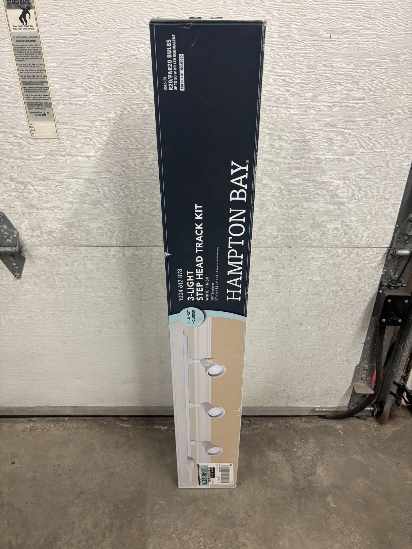 New 4 ft. 3-Light White Linear Track Lighting Kit