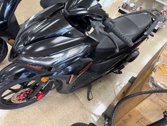 Clash Scooter Moped Black