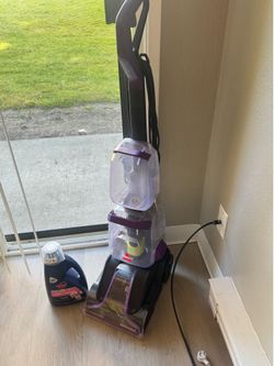 Bissel Pet Carpet cleaner vacuum