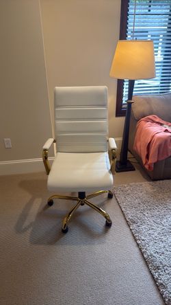 White Swivel office chair