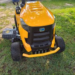 46"Cut XT1 Cub cadet riding lawnmower runs cuts great no issues 900 cash firm read post 