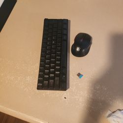 Small Wireless Keyboard and Mouse With Leds