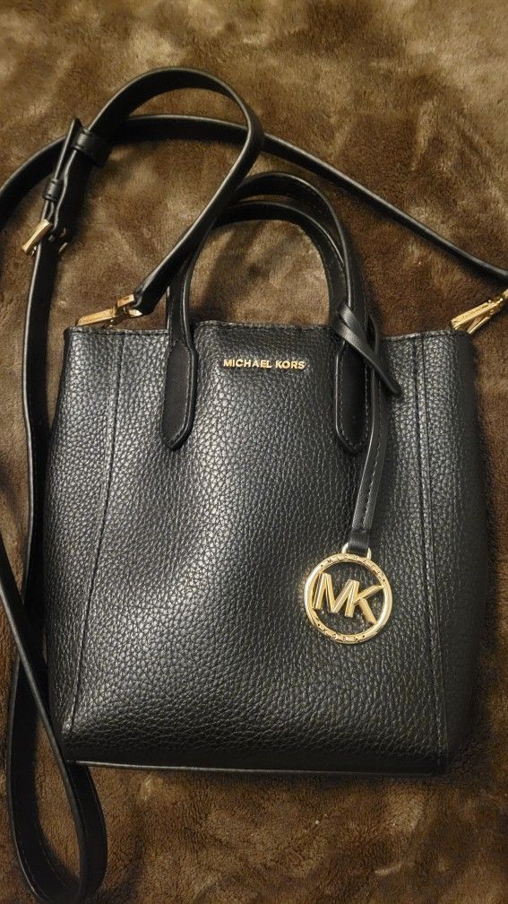 Micheal Kors Mercer Extra-Small Pebbled Leather Crossbody Bag