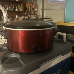 Red Hamilton Beech Crockpot - NEVER BEEN USED
