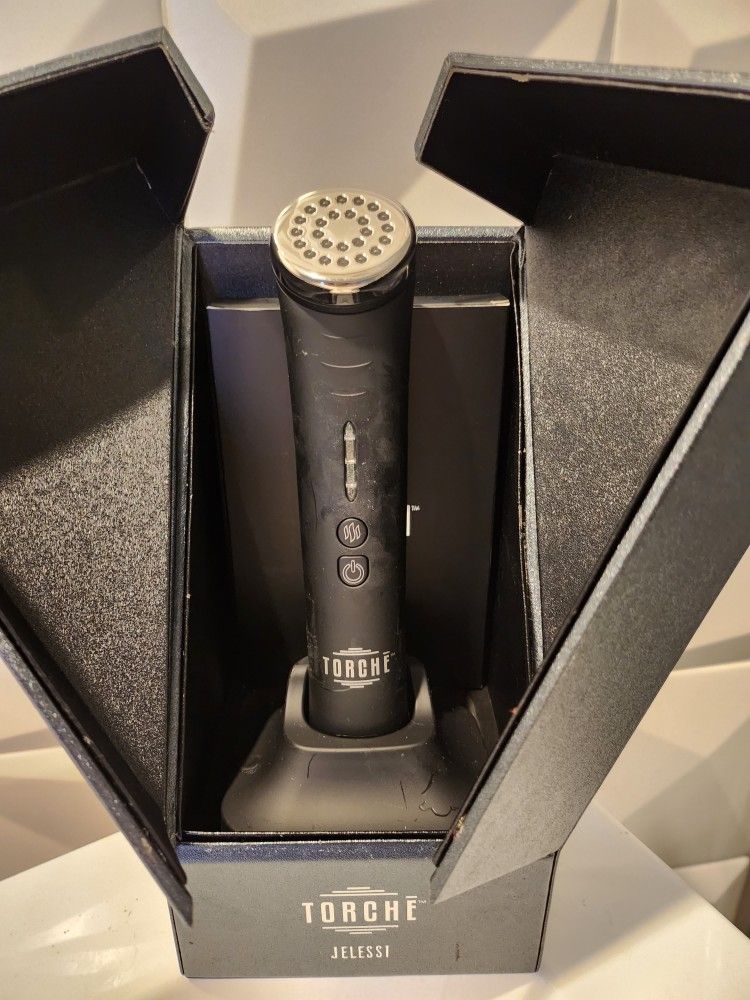 Jelessi torche LED New in box