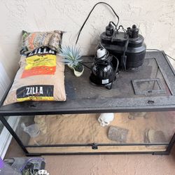 Terrarium / Cage / Reptile 