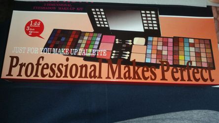 Makeup palettes