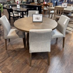 Round Dining Table w/ 4 Chairs 
