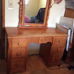 Vintage Maple 5 Piece Twin Bedroom Set