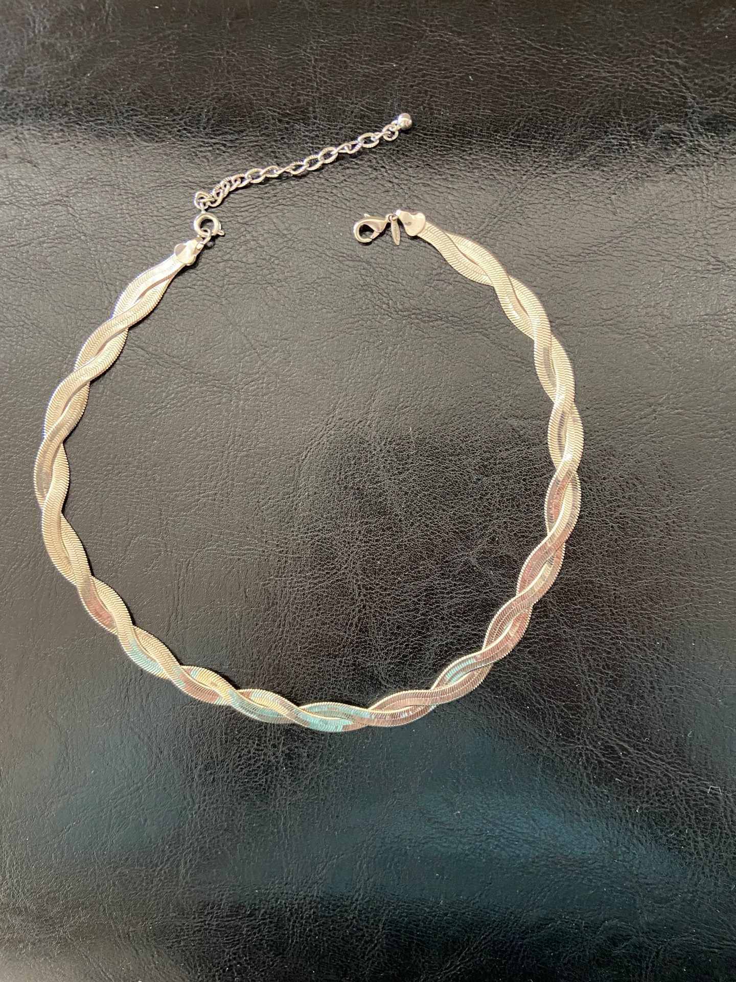 Avon Silver Tone Twisted Necklace $10