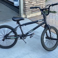 Black Spinner BMX Bike
