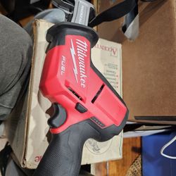 MILWAUKEE 2520-20 M12 Fuel Hackzall Reciprocating Saw Tool Only, Like New