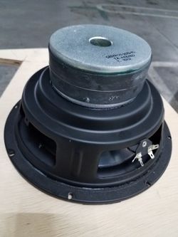 JBL SUBOOFER DE 10"INCH TRABAJA BIEN EN EXELENTES CONDISIONES 