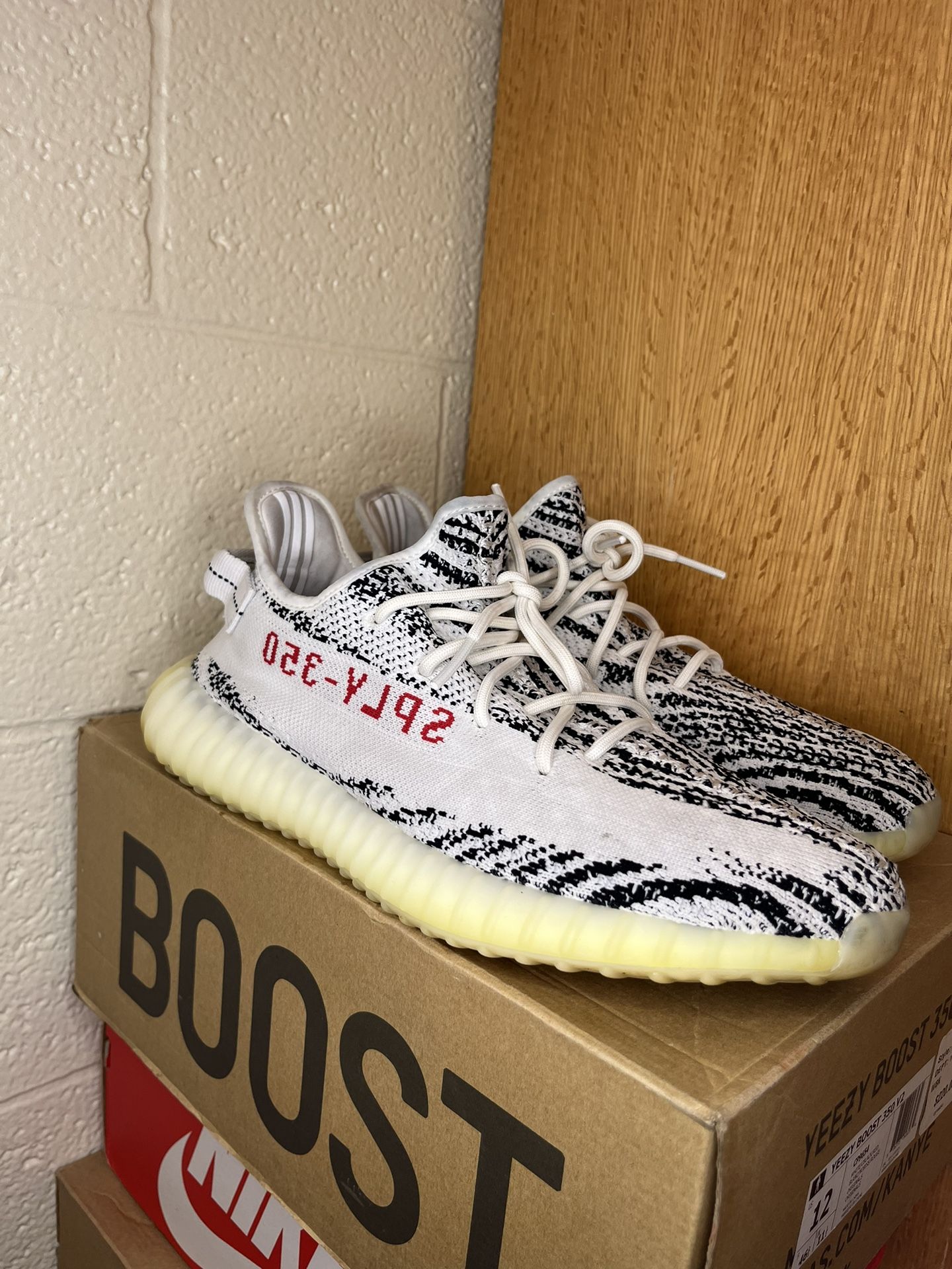 Zebra Yeezy 350 V2 (2017)